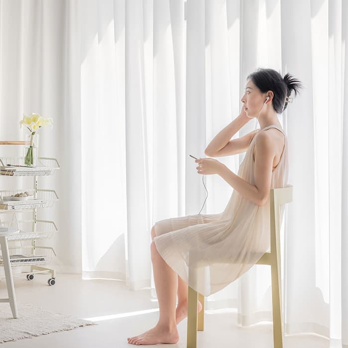 Sun Protection & Non See-Through Privacy Light Filtering Silk-like Velvet Curtains